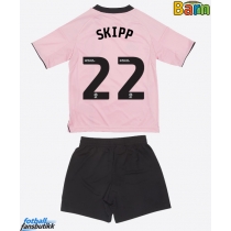 Leicester City Oliver Skipp #22 Tredjedraktsett Barn 2025-26 Kortermet (+ Korte bukser)